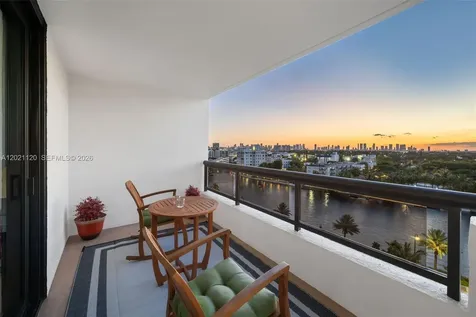 2555 Collins Avenue Miami Beach FL 33140