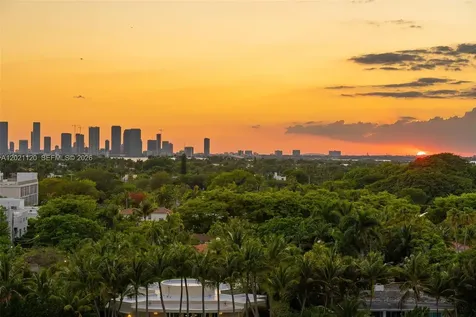 2555 Collins Avenue Miami Beach FL 33140