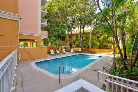 1 Alhambra Circle Coral Gables FL 33134