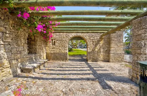 1 Alhambra Circle Coral Gables FL 33134