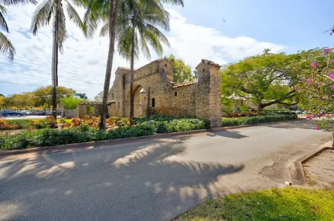 1 Alhambra Circle Coral Gables FL 33134