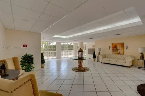1 Alhambra Circle Coral Gables FL 33134