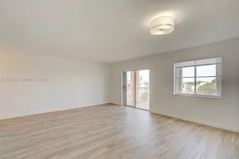 1 Alhambra Circle Coral Gables FL 33134