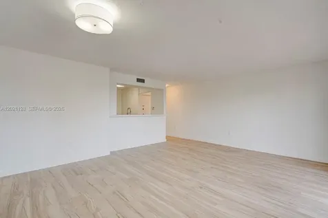 1 Alhambra Circle Coral Gables FL 33134