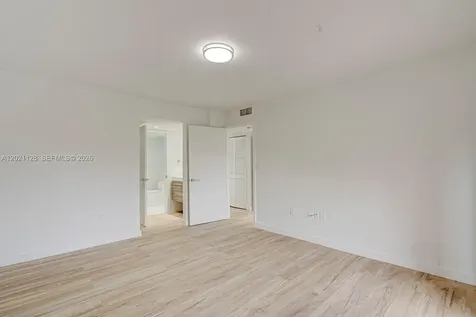1 Alhambra Circle Coral Gables FL 33134