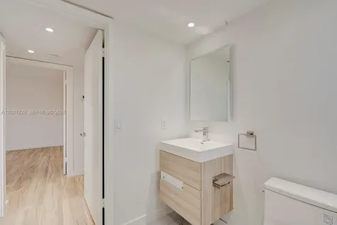 1 Alhambra Circle Coral Gables FL 33134