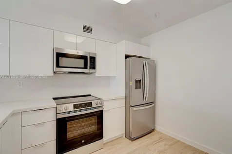 1 Alhambra Circle Coral Gables FL 33134