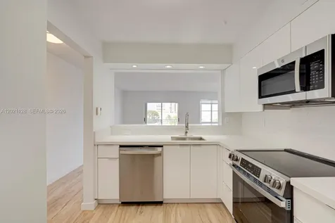 1 Alhambra Circle Coral Gables FL 33134