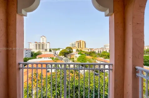 1 Alhambra Circle Coral Gables FL 33134
