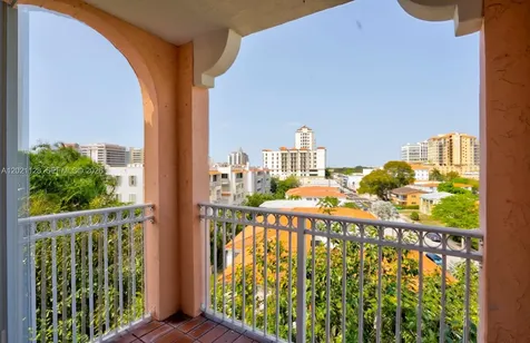 1 Alhambra Circle Coral Gables FL 33134