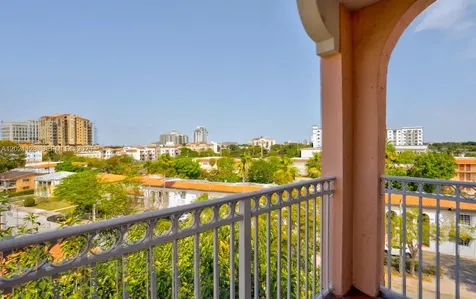 1 Alhambra Circle Coral Gables FL 33134