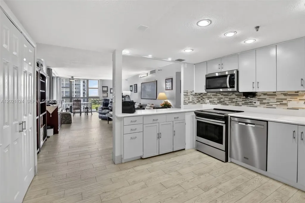 20515 E Country Club Drive Aventura FL 33180