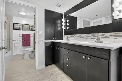 20515 E Country Club Drive Aventura FL 33180