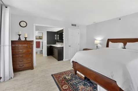 20515 E Country Club Drive Aventura FL 33180