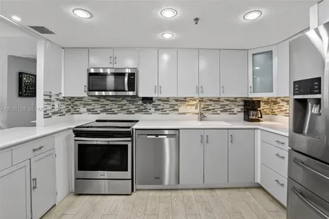 20515 E Country Club Drive Aventura FL 33180