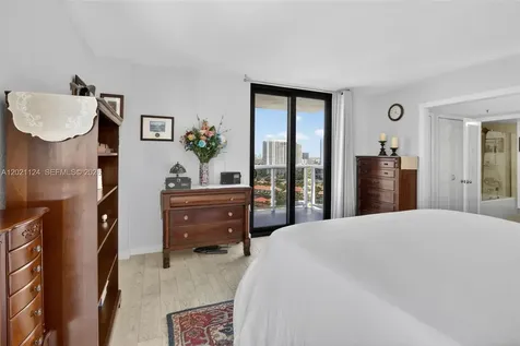 20515 E Country Club Drive Aventura FL 33180