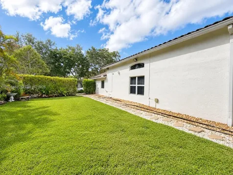 2616 Oakbrook Court Weston FL 33332