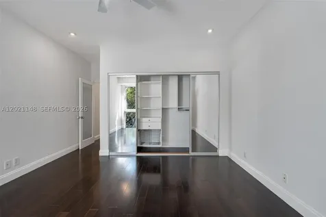 325 Meridian Avenue Miami Beach FL 33139