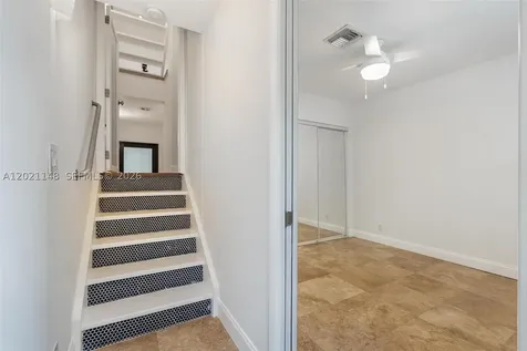 325 Meridian Avenue Miami Beach FL 33139