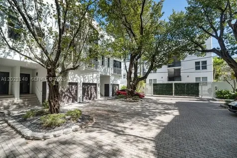 325 Meridian Avenue Miami Beach FL 33139