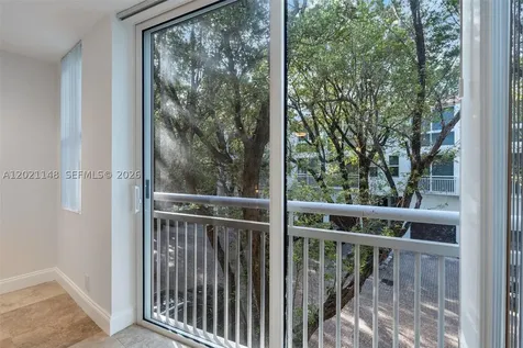 325 Meridian Avenue Miami Beach FL 33139