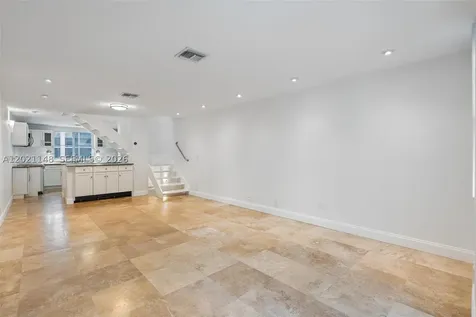 325 Meridian Avenue Miami Beach FL 33139
