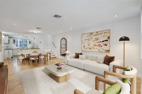 325 Meridian Avenue Miami Beach FL 33139