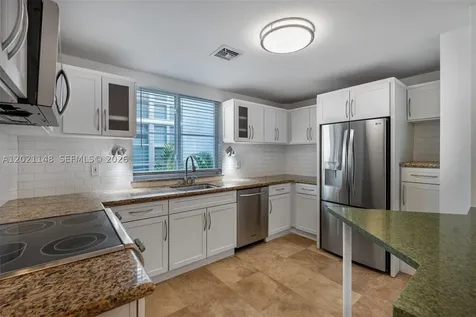 325 Meridian Avenue Miami Beach FL 33139