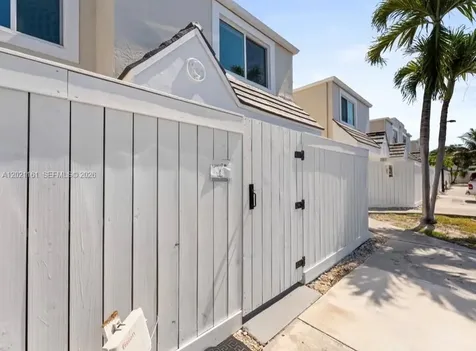 4550 SW 68th Ct Circle Miami FL 33155