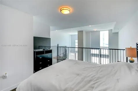 300 S Biscayne Bluv Miami FL 33131