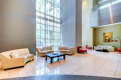 300 S Biscayne Bluv Miami FL 33131