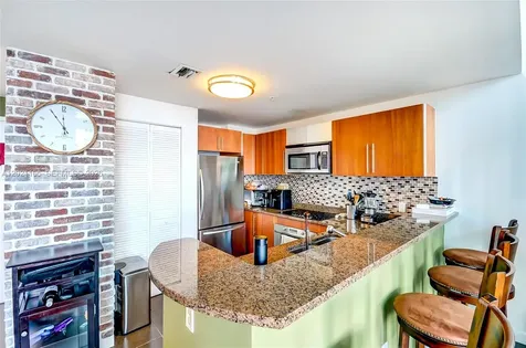 300 S Biscayne Bluv Miami FL 33131