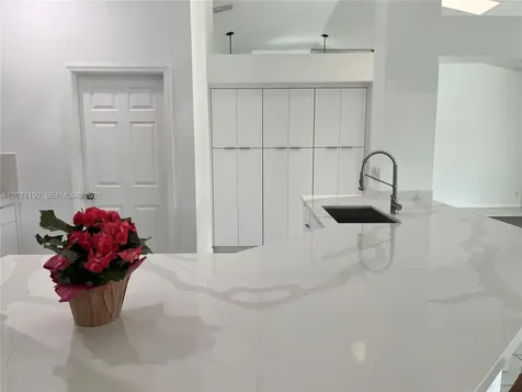 814 Heron Road Weston FL 33326