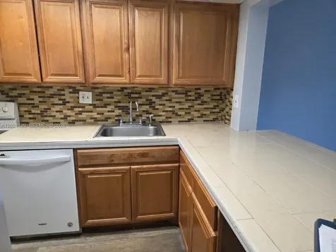 8060 N Colony Circle N Tamarac FL 33321