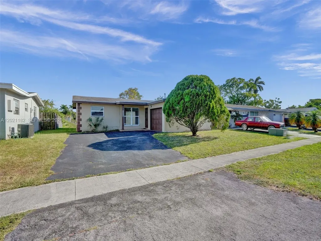 8550 NW 27th Place Sunrise FL 33322