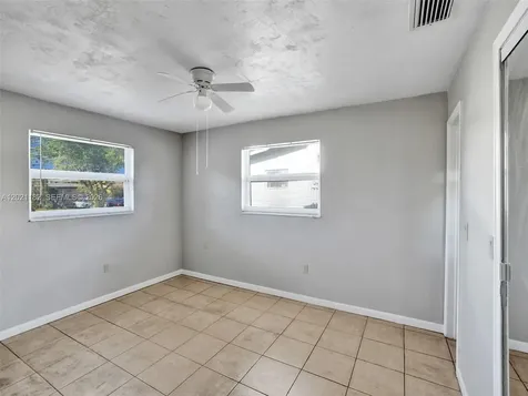 8550 NW 27th Place Sunrise FL 33322