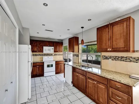 8550 NW 27th Place Sunrise FL 33322