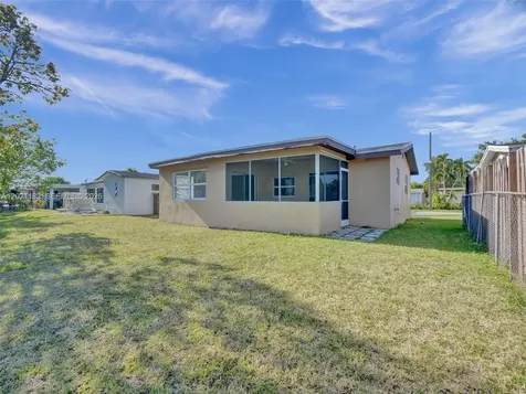 8550 NW 27th Place Sunrise FL 33322