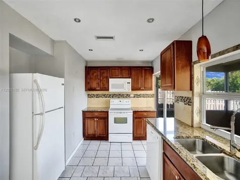 8550 NW 27th Place Sunrise FL 33322