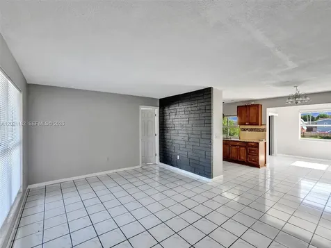 8550 NW 27th Place Sunrise FL 33322
