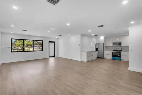 8841 NW 14th Avenue Miami FL 33147