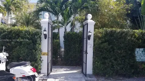3921 N Meridian Avenue Miami Beach FL 33140