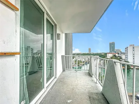 7133 Bay Drive Miami Beach FL 33141