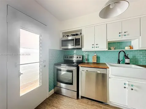 7133 Bay Drive Miami Beach FL 33141