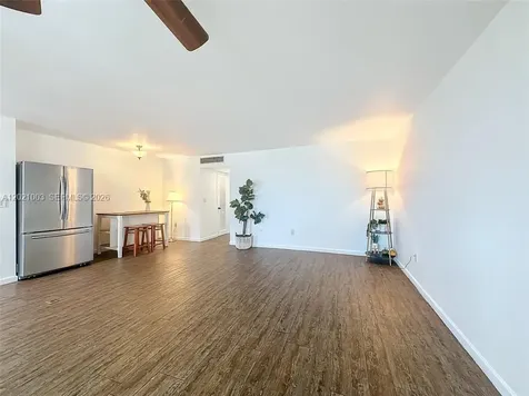7133 Bay Drive Miami Beach FL 33141