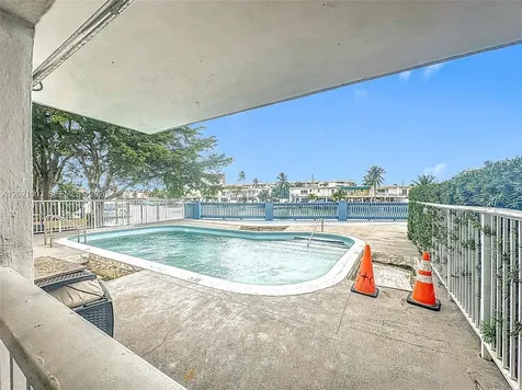 7133 Bay Drive Miami Beach FL 33141