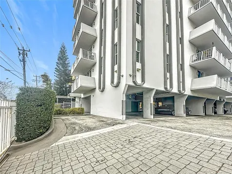 7133 Bay Drive Miami Beach FL 33141