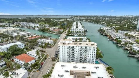 7133 Bay Drive Miami Beach FL 33141