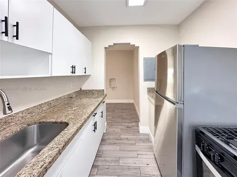 965 Bay Drive Miami Beach FL 33141