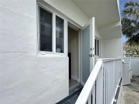 965 Bay Drive Miami Beach FL 33141